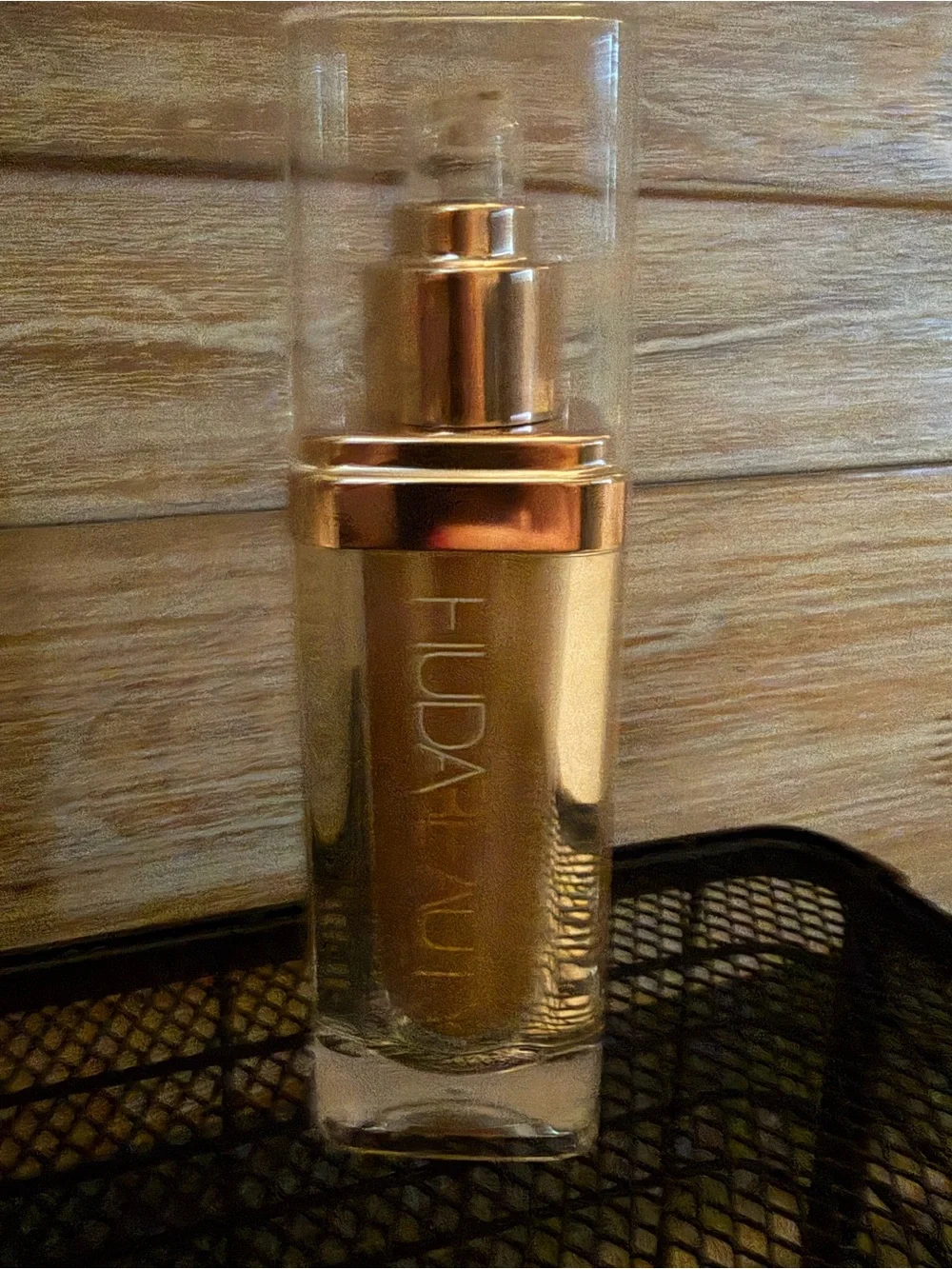 HUDA BEAUTY Aphrodite N.Y.M.P.H. Body Highlighter in Rose Gold